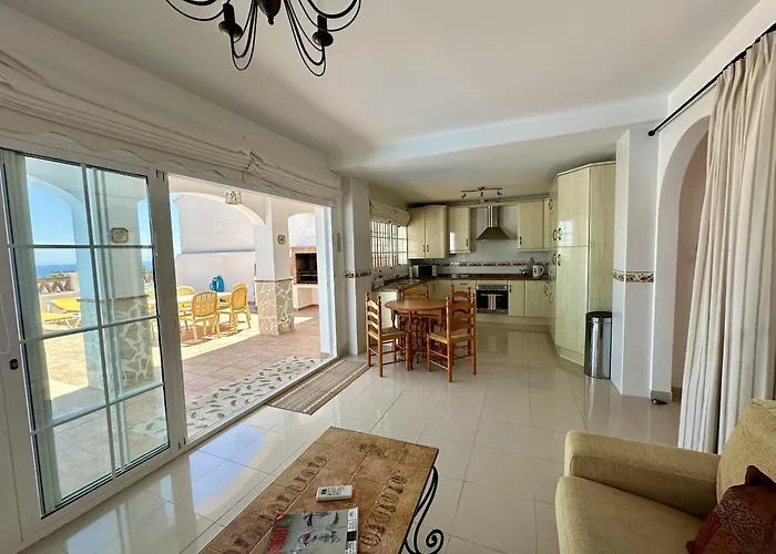 R1384 Casa Cleo Нерха